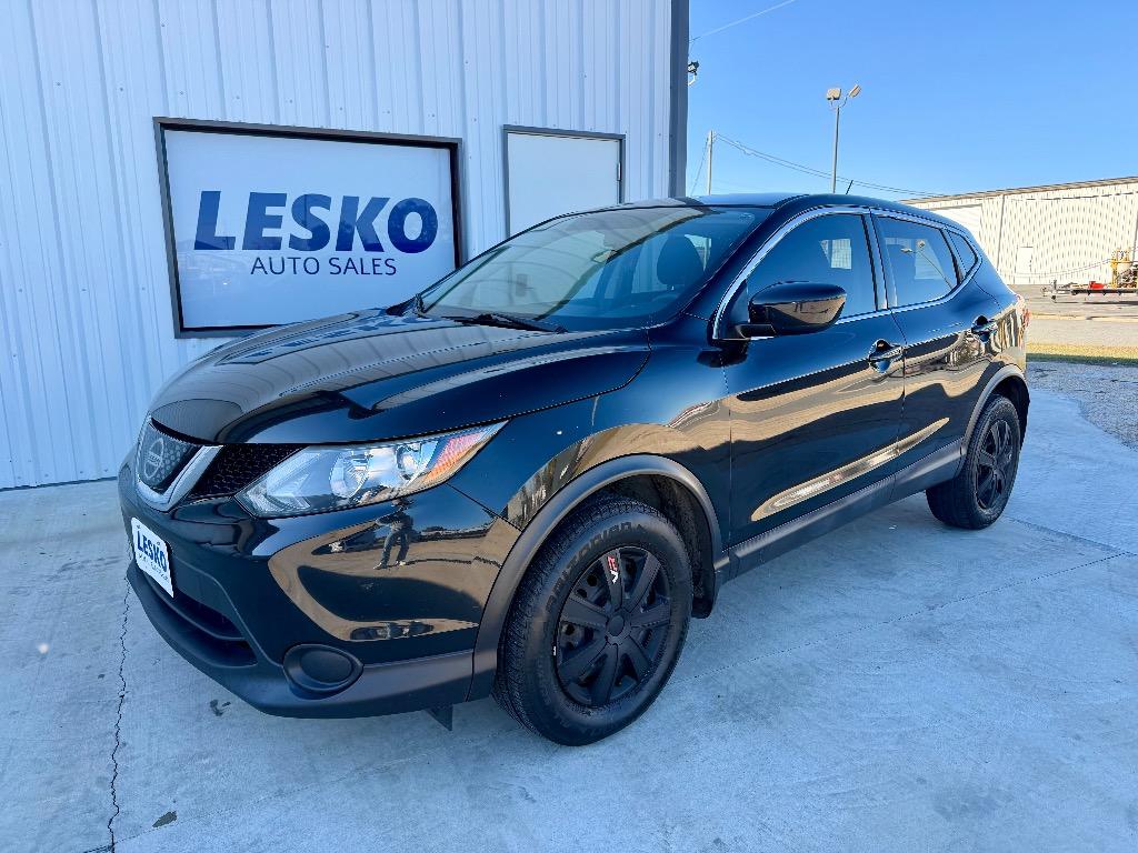 2018 Nissan Rogue Sport S's photo