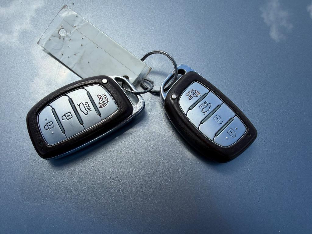 Hyundai Elantra photo 9