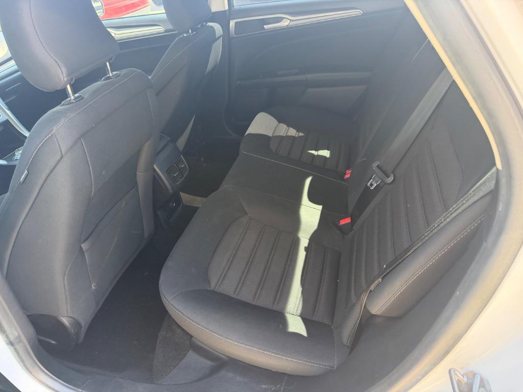 Ford Fusion photo 7