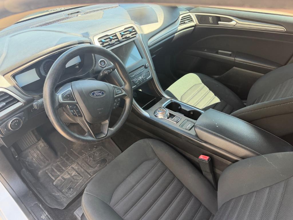 Ford Fusion photo 8